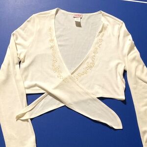 Lipstick*Cream Lightweight Cropped Tie Front Embroidered Sweater.  Sz L